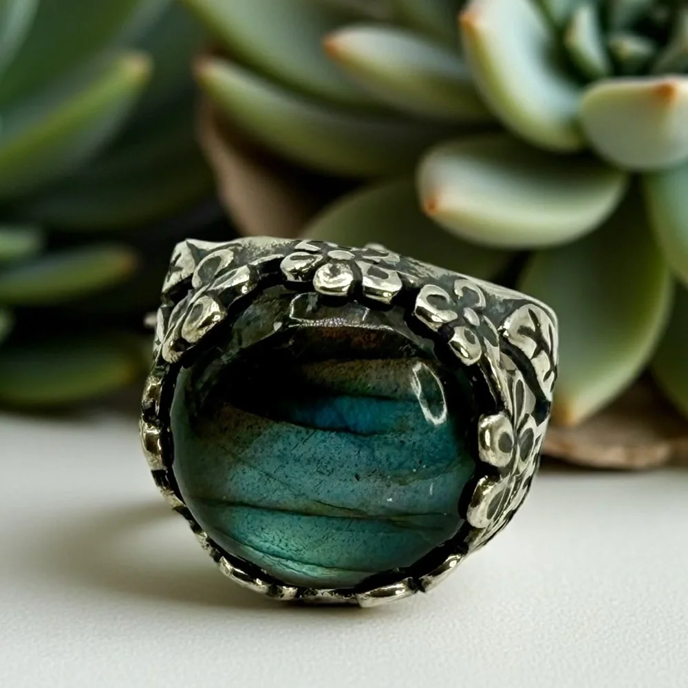 Sterling Silver Israel PZ Labradorite Floral Statement Ring – Size 8